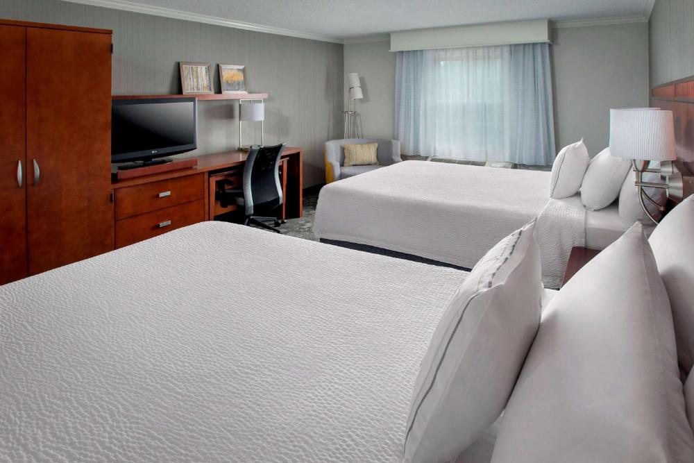 Guestroom Two Queens interior